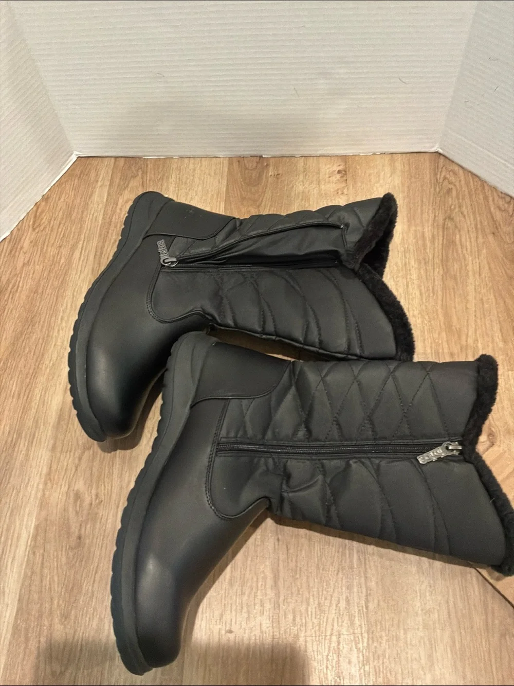 totes Black Women's Tall Faux Fur Winter Boots size Medium